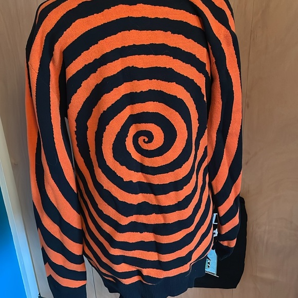 Foxblood orange and black swirl Halloween cardigan - Picture 4 of 6